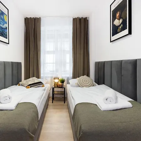 Apartamento Jozefa 12 *