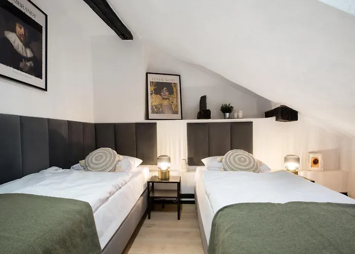 Appartement Jozefa 12 *